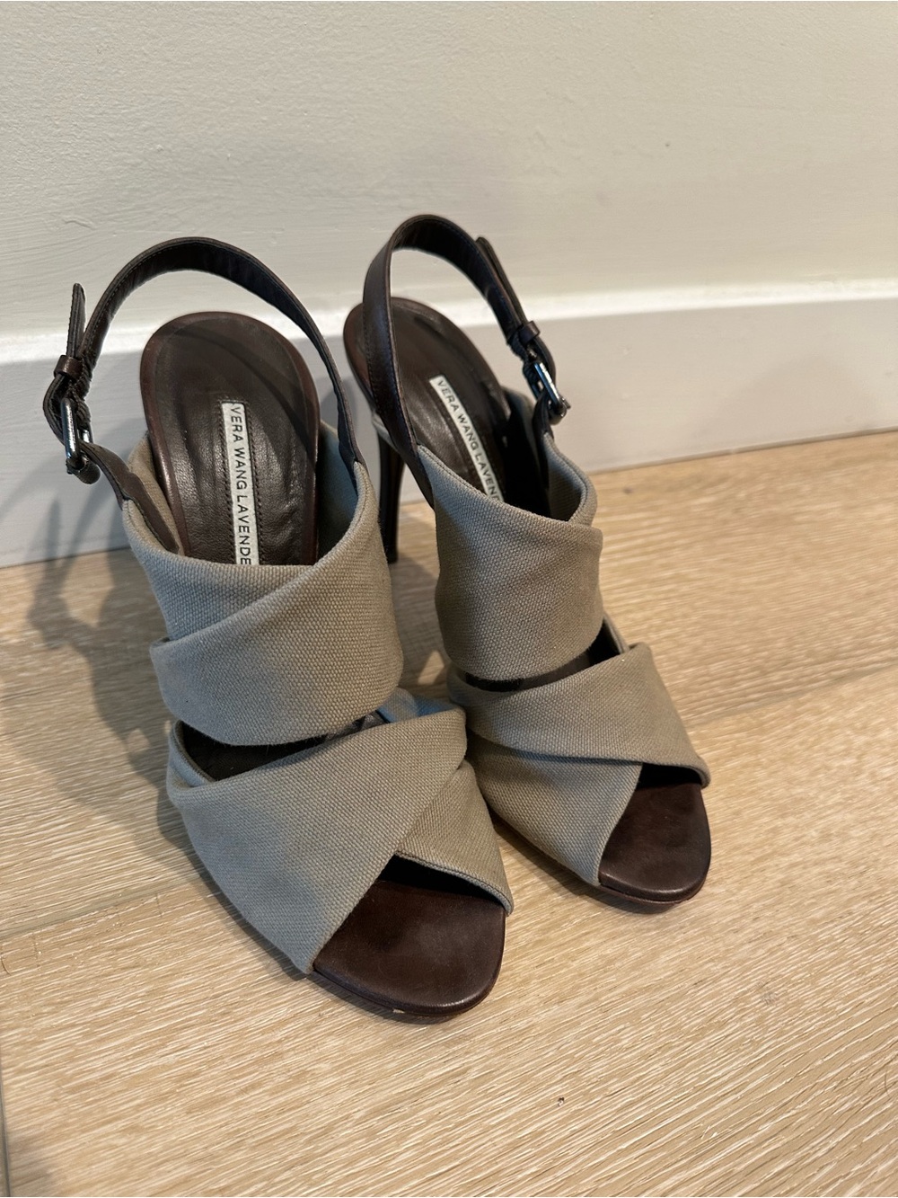 Vintage Vera Wang Taupe & Brown Leather High Heels